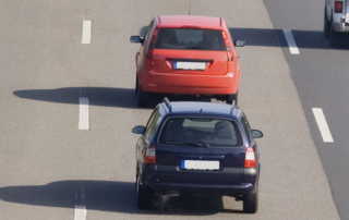 Tailgating - seguir colado ao carro da frente - distância de segurança