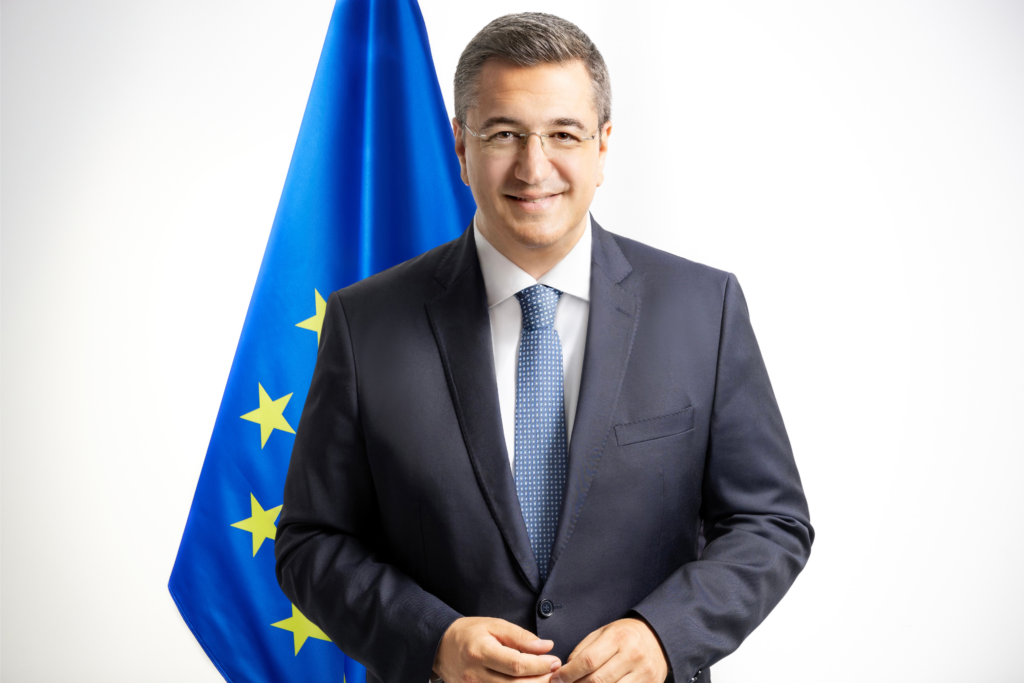 Apostolos Tzitzikostas